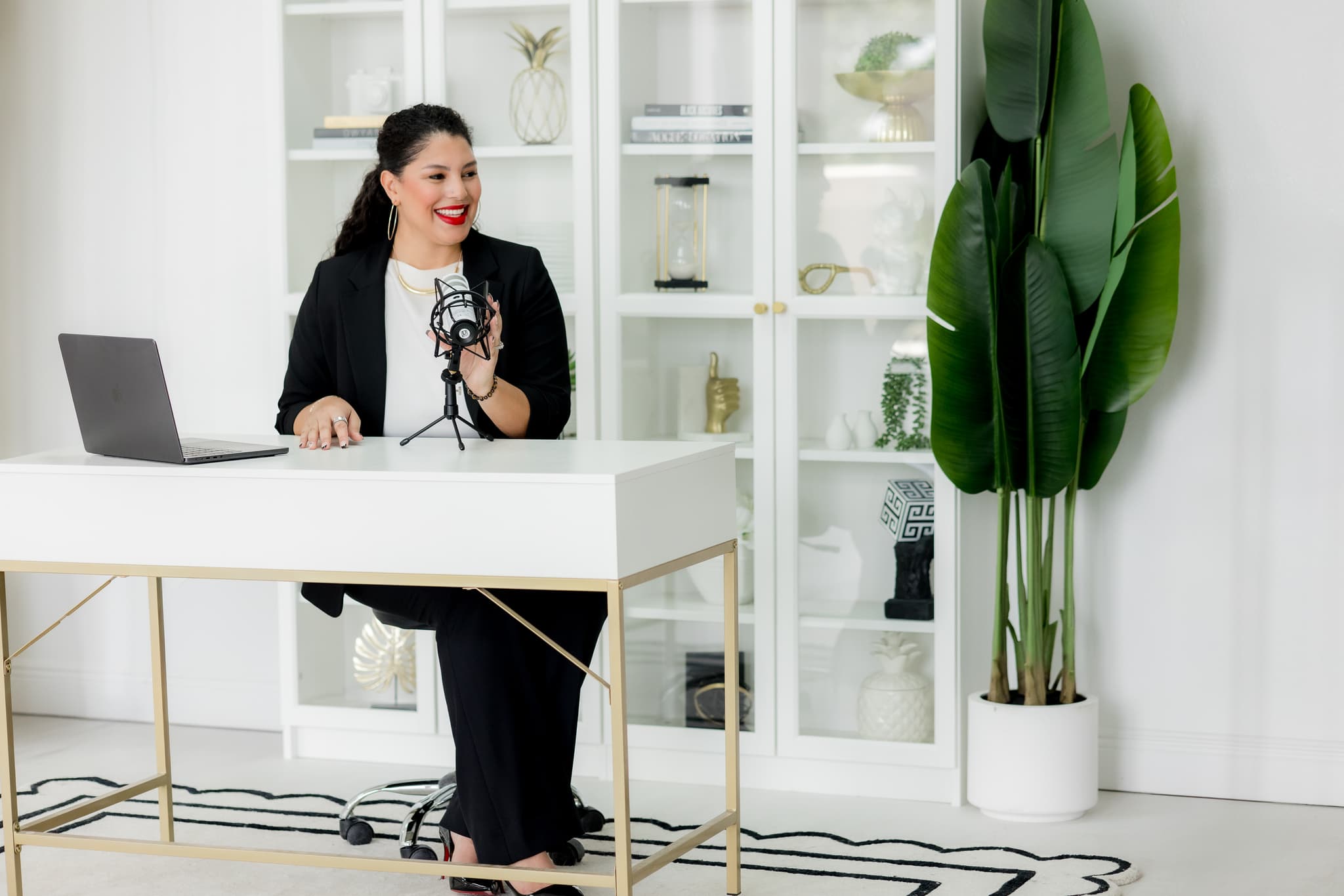 How to Start a Podcast: A Real Guide for Latinas Ready to Be Heard